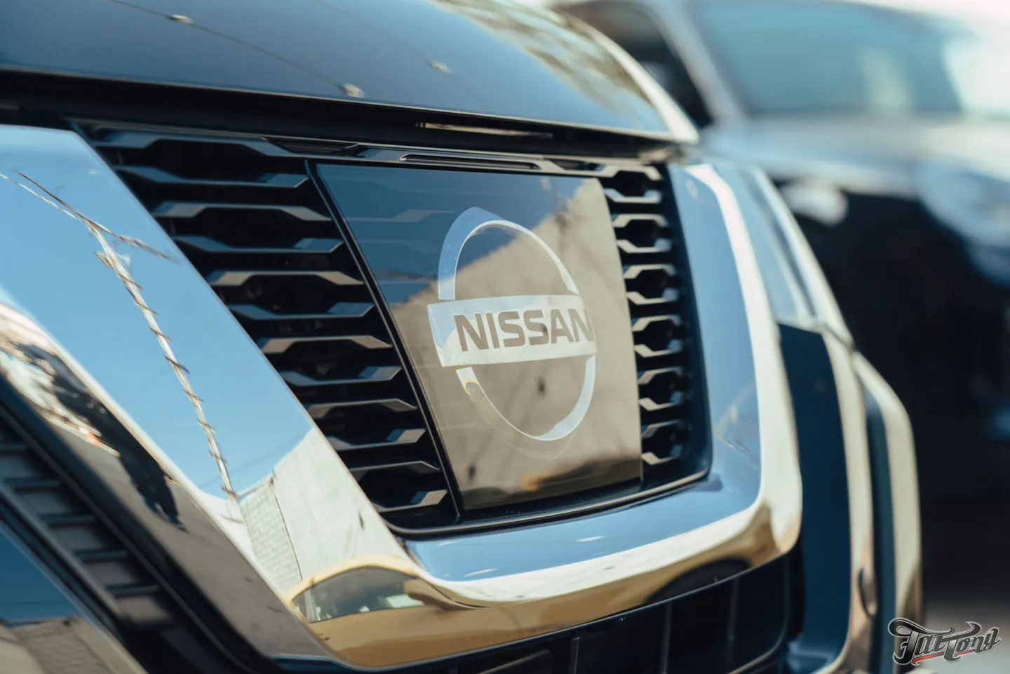 Полировка кузова с покрытием керамикой и мойка подкапотного пространства для Nissan X-trail
